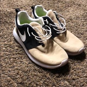 Custom Nike Roshes